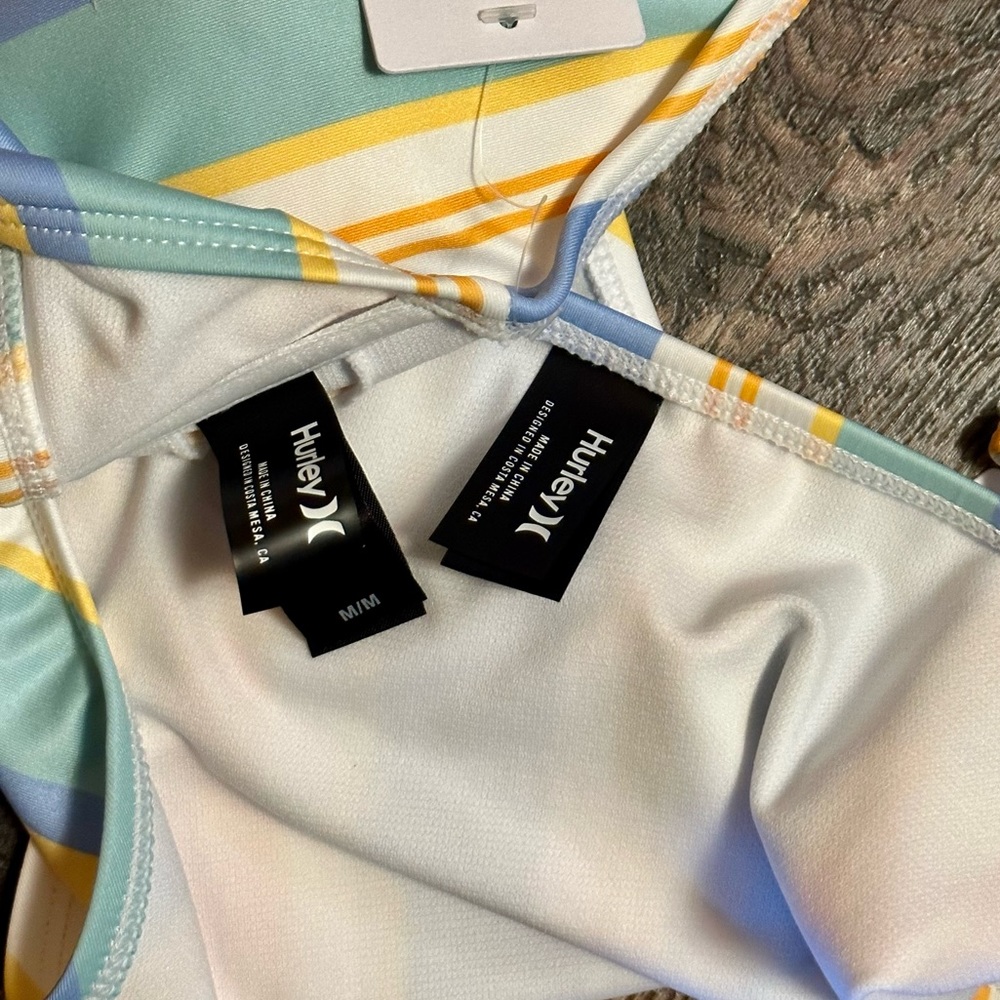 Hurley 2 piece bikini BNWT size medium - Picture 14 of 16